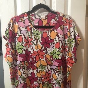 Ladies jacket with matching shirt.